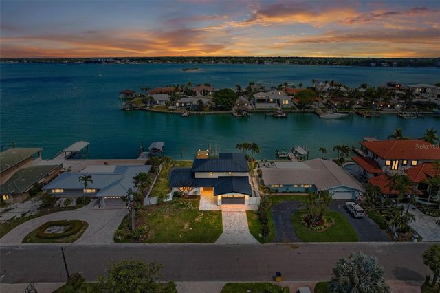 319 MIDWAY ISLAND, Clearwater, FL 33767