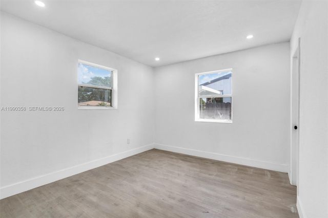 110 NE 171st St, North Miami Beach, FL 33162