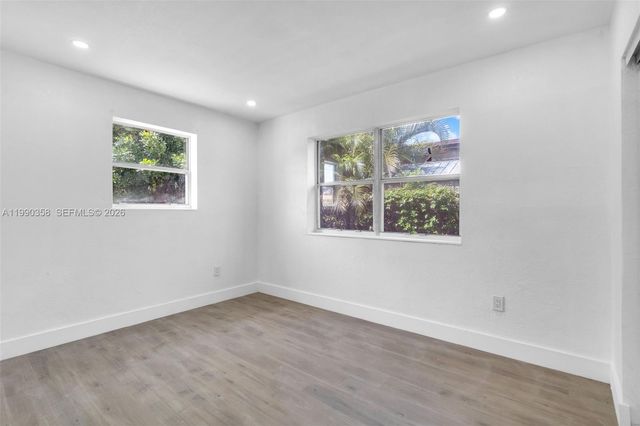 110 NE 171st St, North Miami Beach, FL 33162