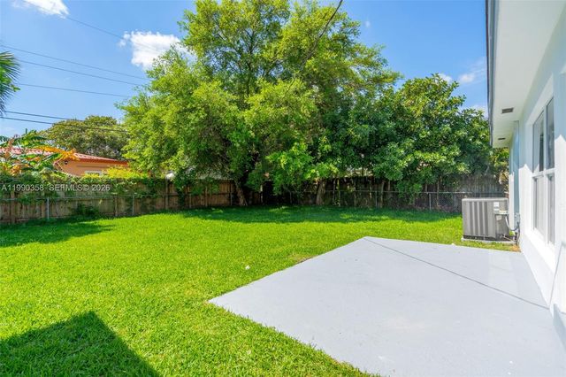 110 NE 171st St, North Miami Beach, FL 33162