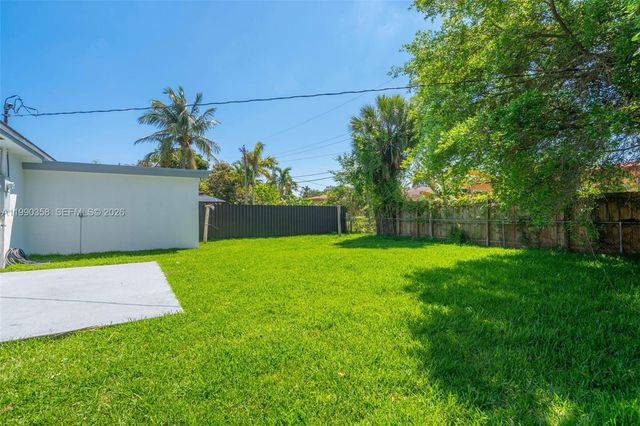 110 NE 171st St, North Miami Beach, FL 33162