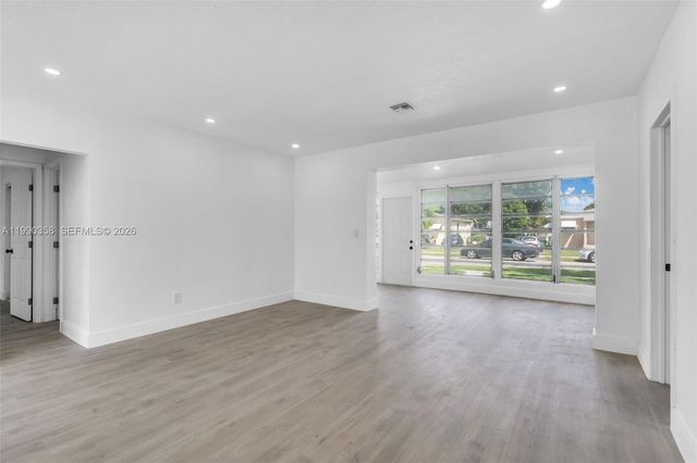 110 NE 171st St, North Miami Beach, FL 33162