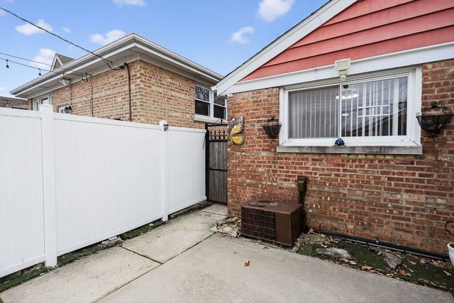 3446 W 74th Street, Chicago, IL 60629