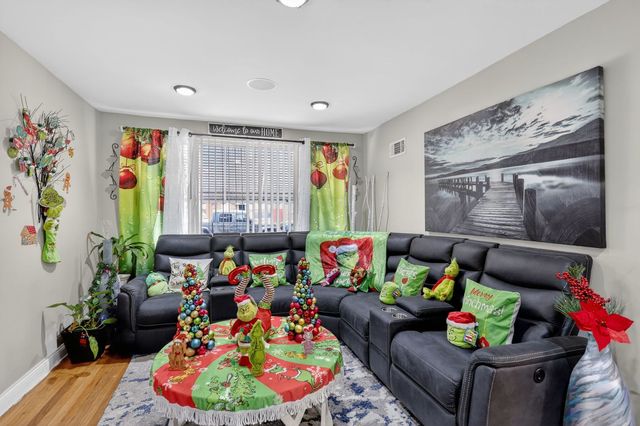 3446 W 74th Street, Chicago, IL 60629