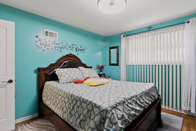 3446 W 74th Street, Chicago, IL 60629