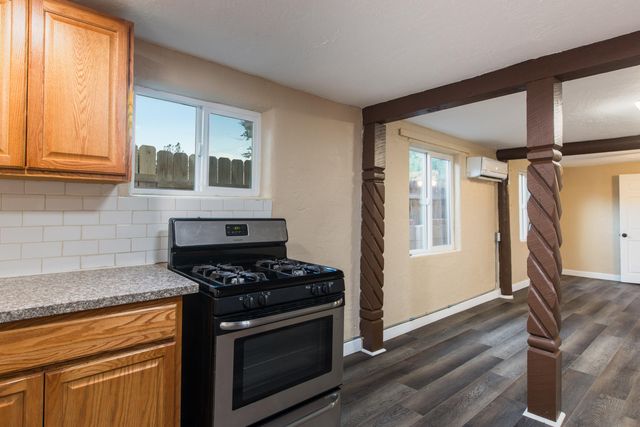 5201 Grande Drive NW, Albuquerque, NM 87107
