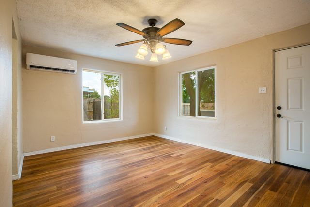 5201 Grande Drive NW, Albuquerque, NM 87107