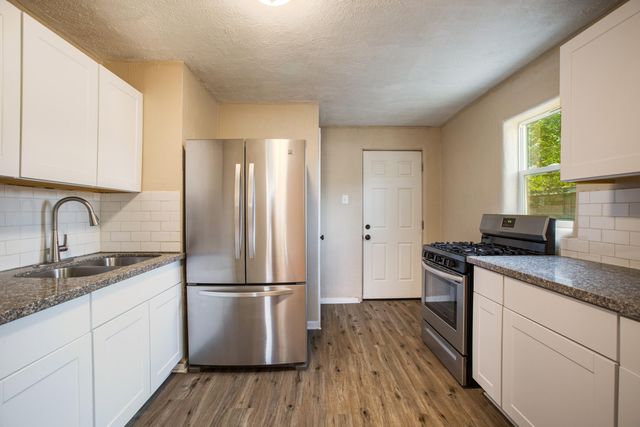5201 Grande Drive NW, Albuquerque, NM 87107