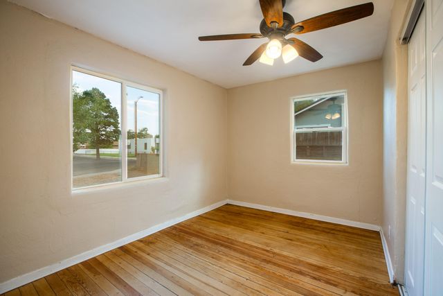 5201 Grande Drive NW, Albuquerque, NM 87107