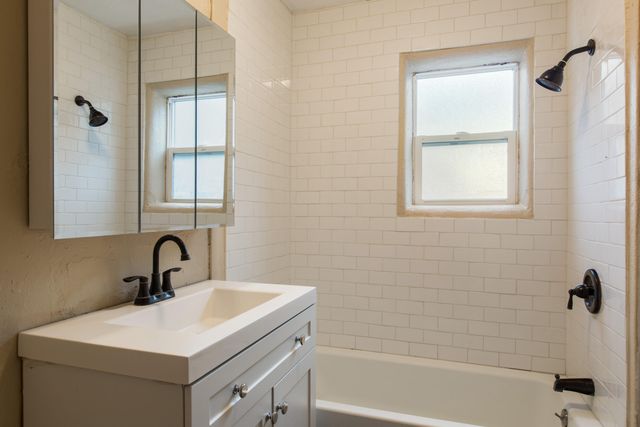5201 Grande Drive NW, Albuquerque, NM 87107