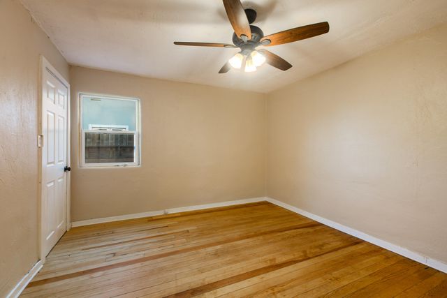 5201 Grande Drive NW, Albuquerque, NM 87107