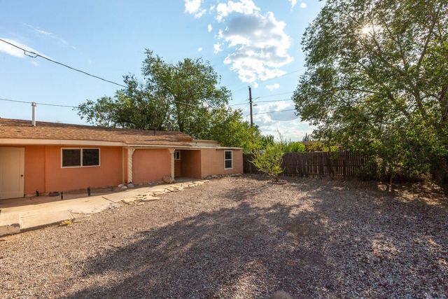5201 Grande Drive NW, Albuquerque, NM 87107