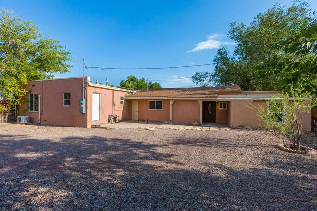 5201 Grande Drive NW, Albuquerque, NM 87107