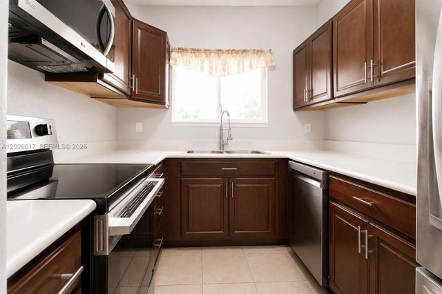 3496 NE 3rd Dr, Homestead, FL 33033