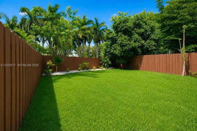 3496 NE 3rd Dr, Homestead, FL 33033