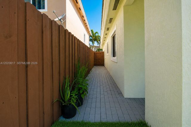 3496 NE 3rd Dr, Homestead, FL 33033