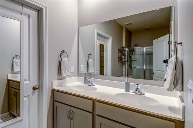 425 COLONIAL HEIGHTS DR, Munford, TN 38058