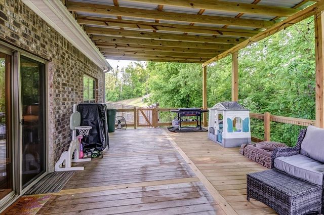 425 COLONIAL HEIGHTS DR, Munford, TN 38058