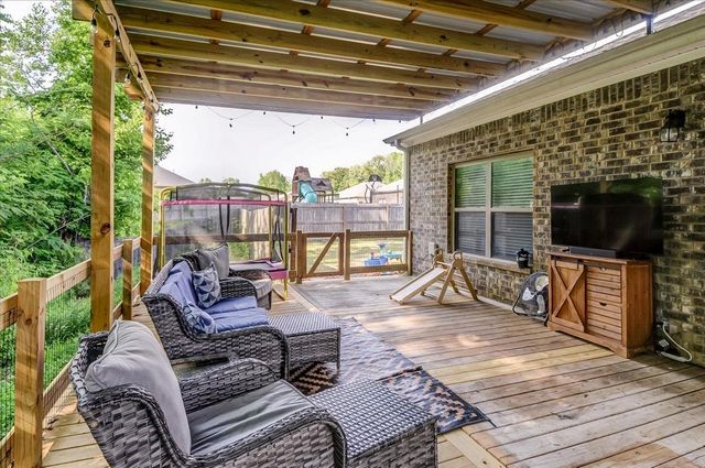 425 COLONIAL HEIGHTS DR, Munford, TN 38058