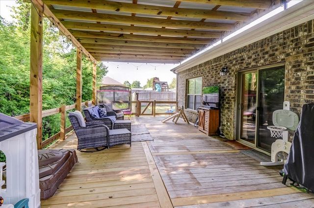 425 COLONIAL HEIGHTS DR, Munford, TN 38058