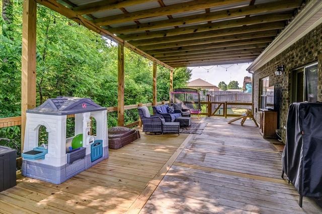 425 COLONIAL HEIGHTS DR, Munford, TN 38058