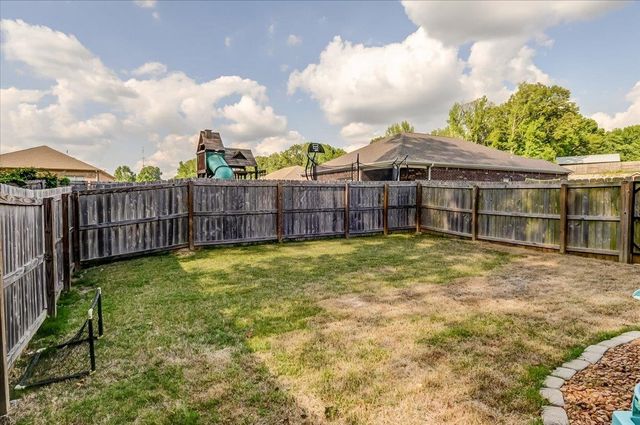 425 COLONIAL HEIGHTS DR, Munford, TN 38058