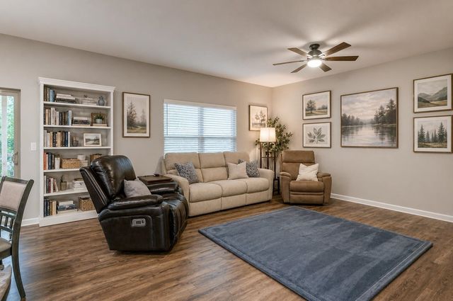 425 COLONIAL HEIGHTS DR, Munford, TN 38058