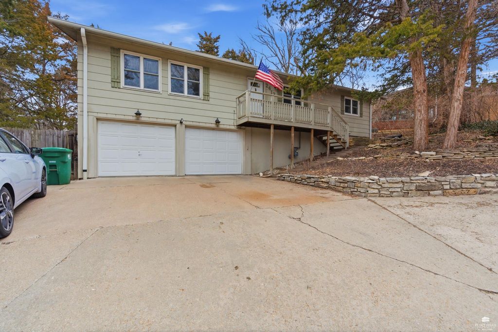 2412 Anderson Avenue, Manhattan, KS 66502