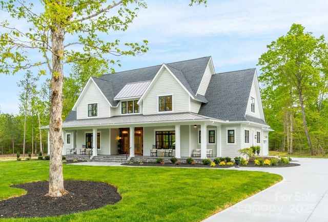 5745 Lake Pointe Drive, Granite Falls, NC 28630