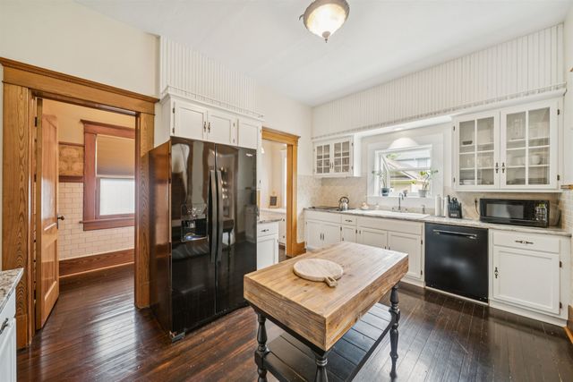 1919 W Douglas Ave, Wichita, KS 67213