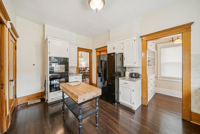 1919 W Douglas Ave, Wichita, KS 67213