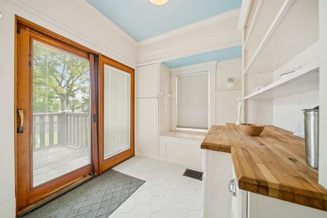 1919 W Douglas Ave, Wichita, KS 67213