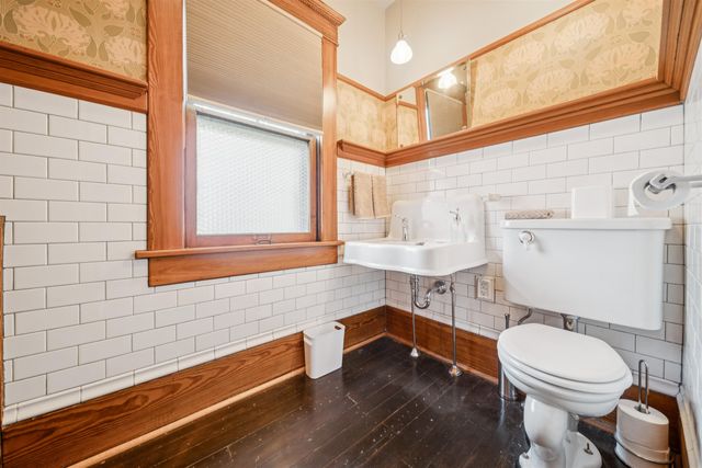 1919 W Douglas Ave, Wichita, KS 67213