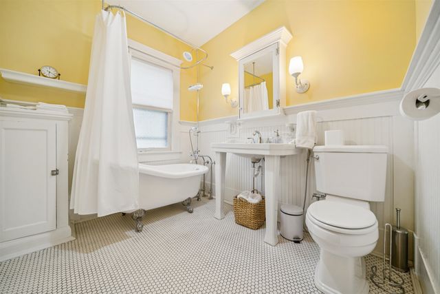 1919 W Douglas Ave, Wichita, KS 67213