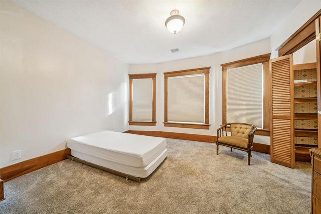 1919 W Douglas Ave, Wichita, KS 67213