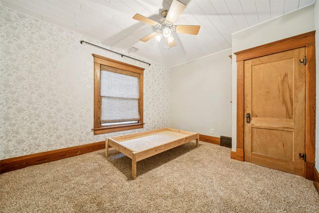 1919 W Douglas Ave, Wichita, KS 67213