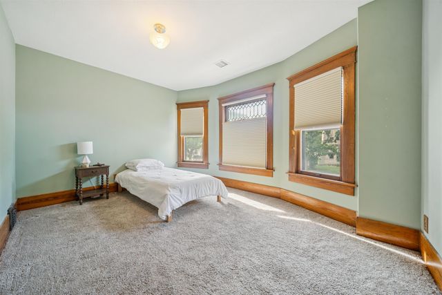 1919 W Douglas Ave, Wichita, KS 67213