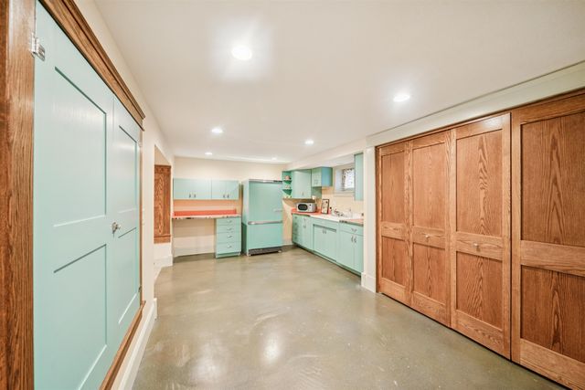 1919 W Douglas Ave, Wichita, KS 67213