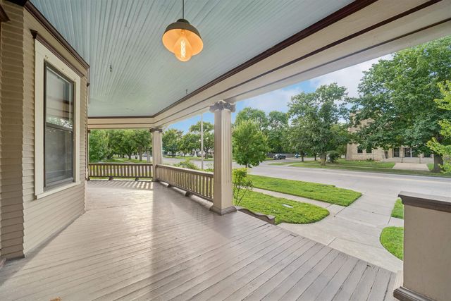 1919 W Douglas Ave, Wichita, KS 67213