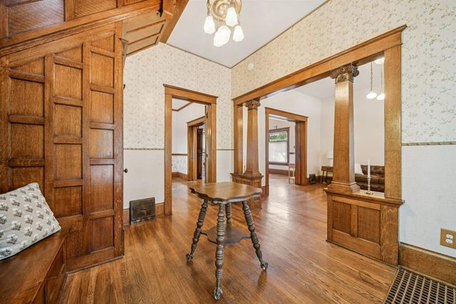 1919 W Douglas Ave, Wichita, KS 67213