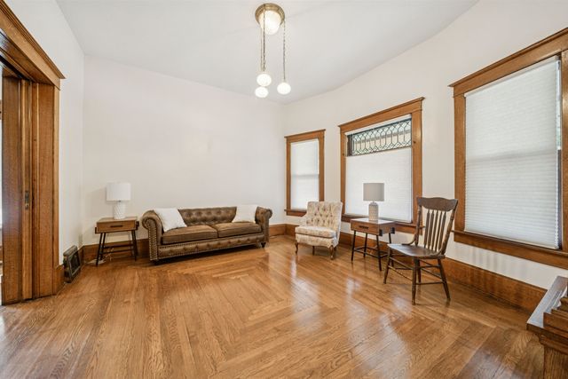 1919 W Douglas Ave, Wichita, KS 67213