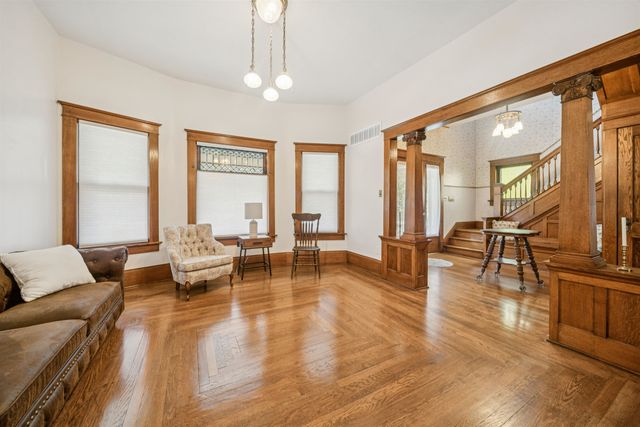 1919 W Douglas Ave, Wichita, KS 67213