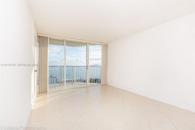 7601 E Treasure Dr 2406, North Bay Village, FL 33141