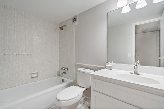 701 Three Islands Blvd 316, Hallandale Beach, FL 33009