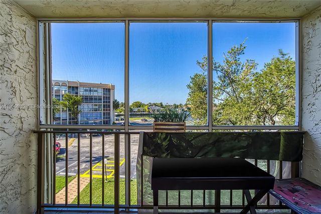 701 Three Islands Blvd 316, Hallandale Beach, FL 33009