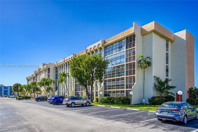 701 Three Islands Blvd 316, Hallandale Beach, FL 33009