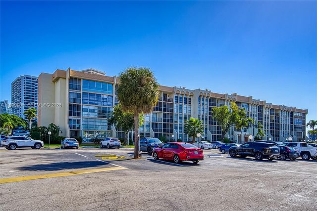 701 Three Islands Blvd 316, Hallandale Beach, FL 33009