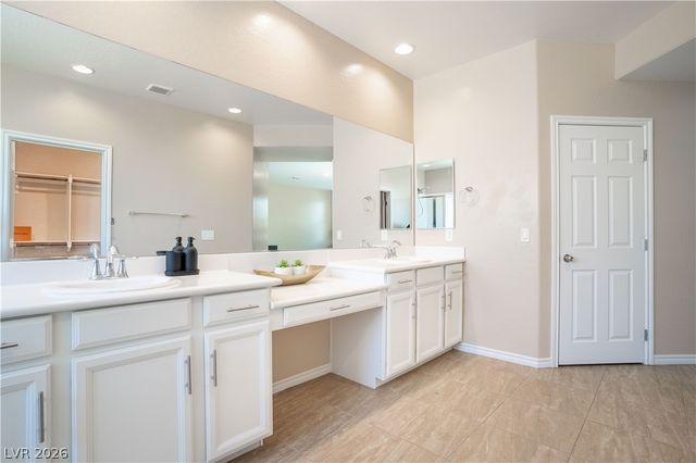 7733 Harthill Park Avenue, Las Vegas, NV 89113