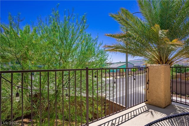 7733 Harthill Park Avenue, Las Vegas, NV 89113