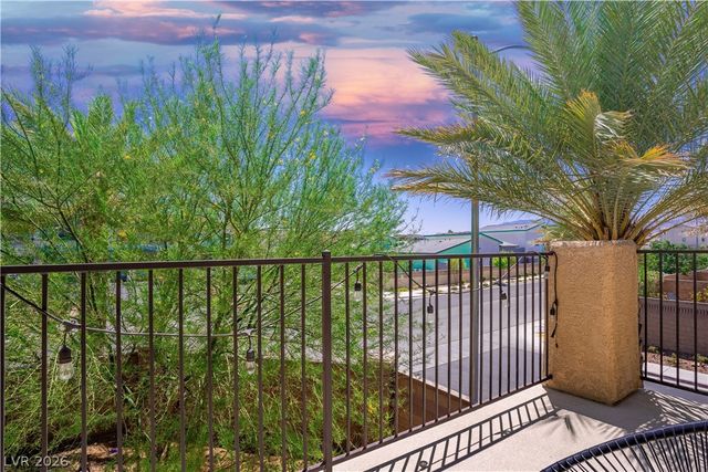 7733 Harthill Park Avenue, Las Vegas, NV 89113